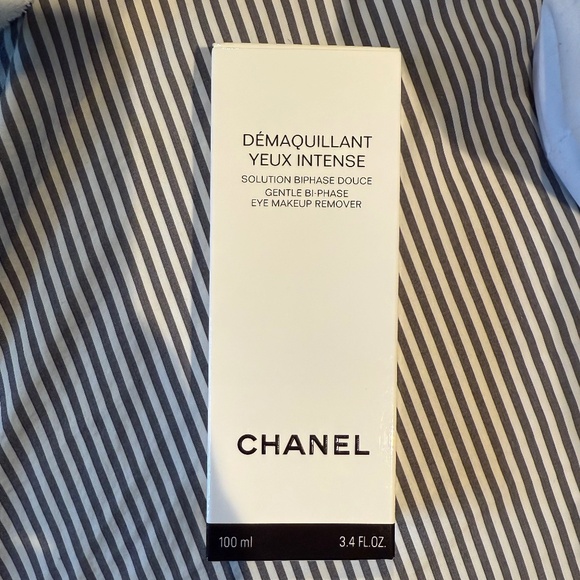 Chanel Demaquillant Yeux Intense Eye Makeup Remover - Picture 3 of 3